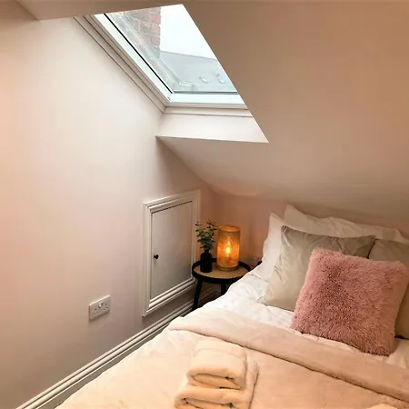 Escape 2 Unwind, Minster Retreat - Sleeps 5 *