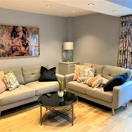 Escape 2 Unwind, Minster Retreat - Sleeps 5 * York