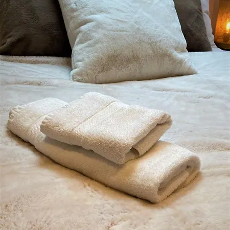 Escape 2 Unwind, Minster Retreat - Sleeps 5 * York